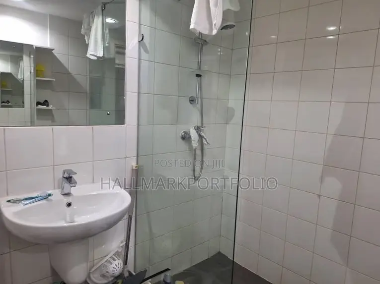 Furnished 1bdrm Penthouse in East Legon for sale