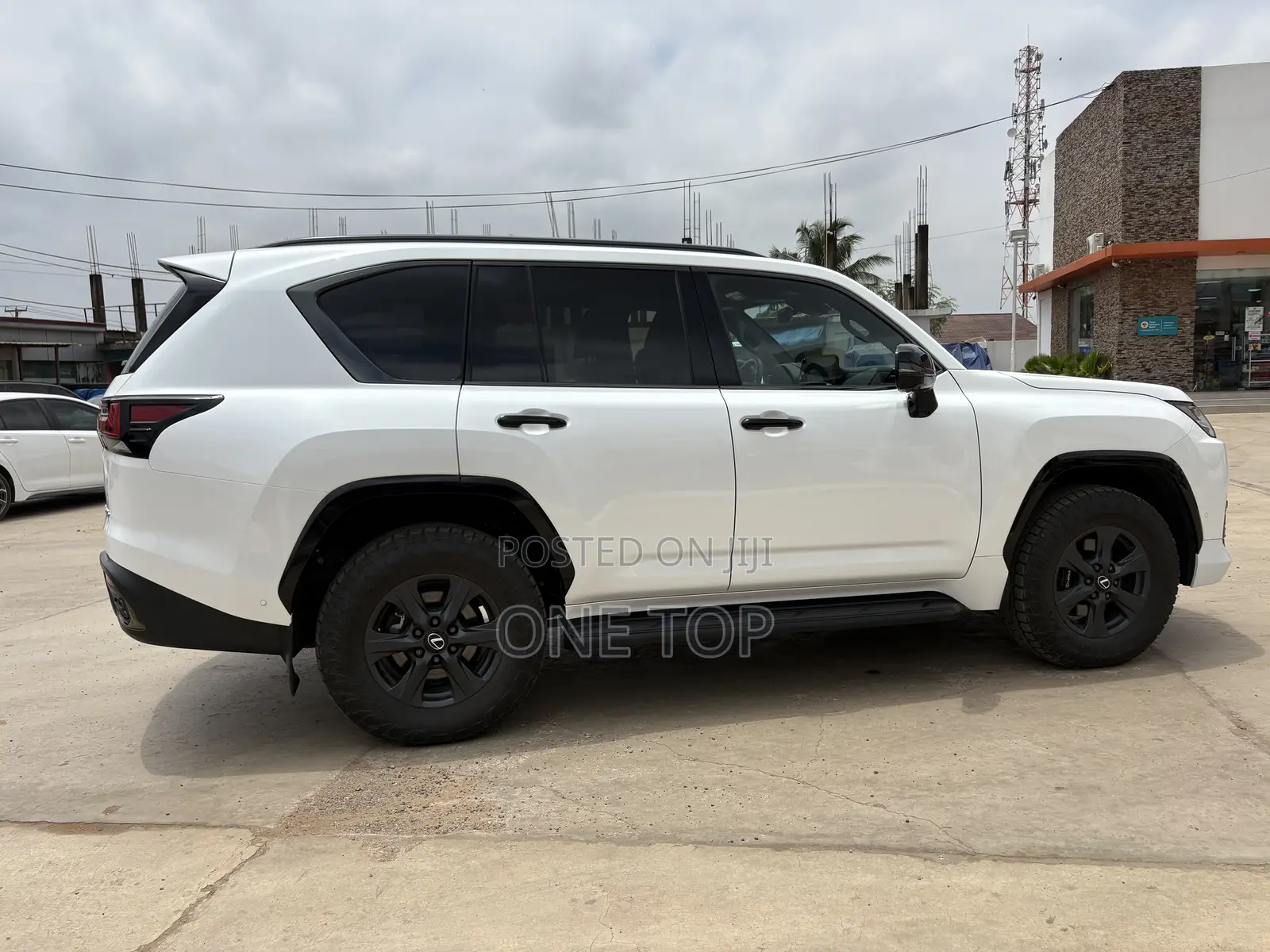 Lexus LX 700h 2025 White