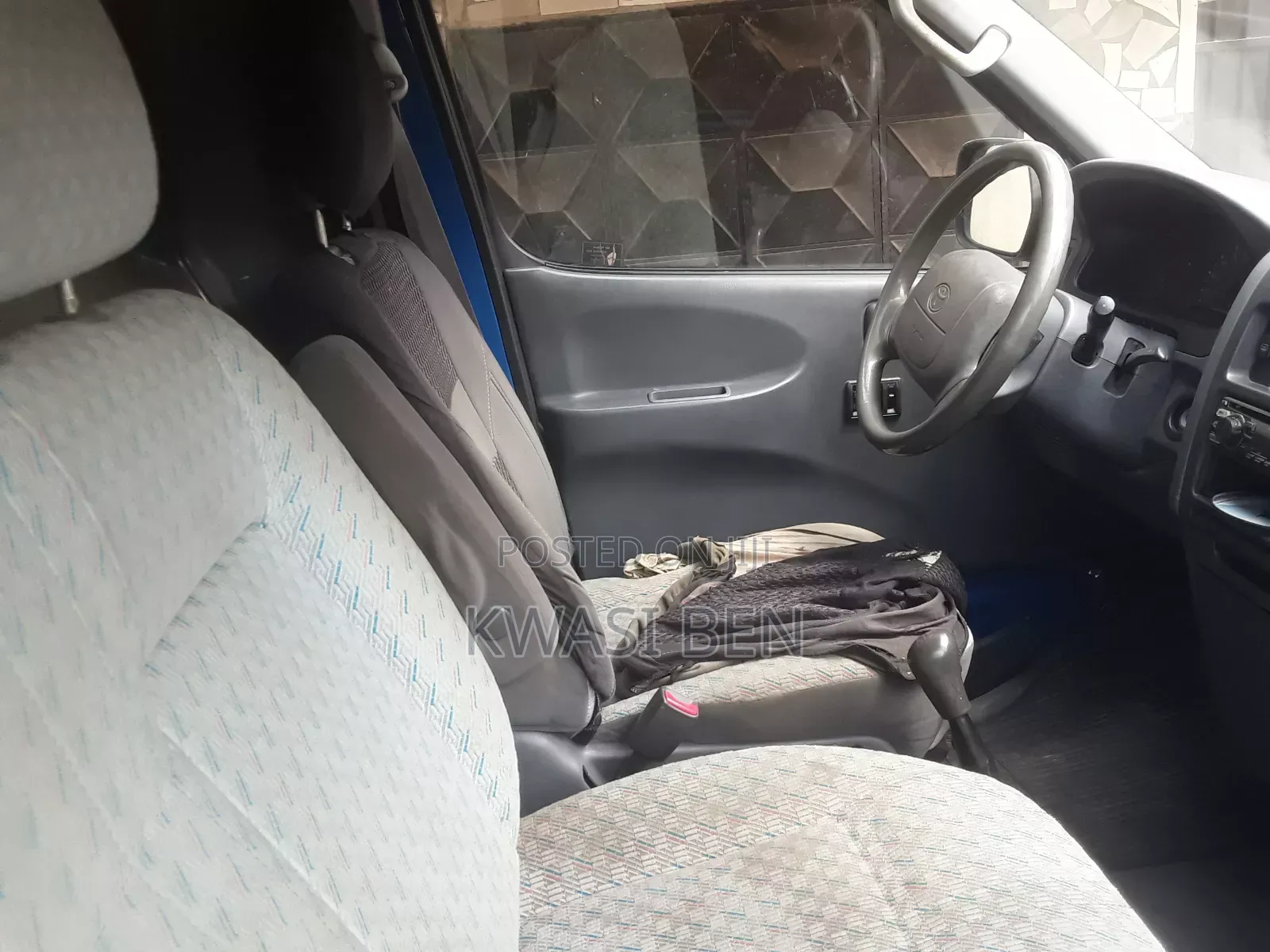 Toyota HiAce 2005 Blue