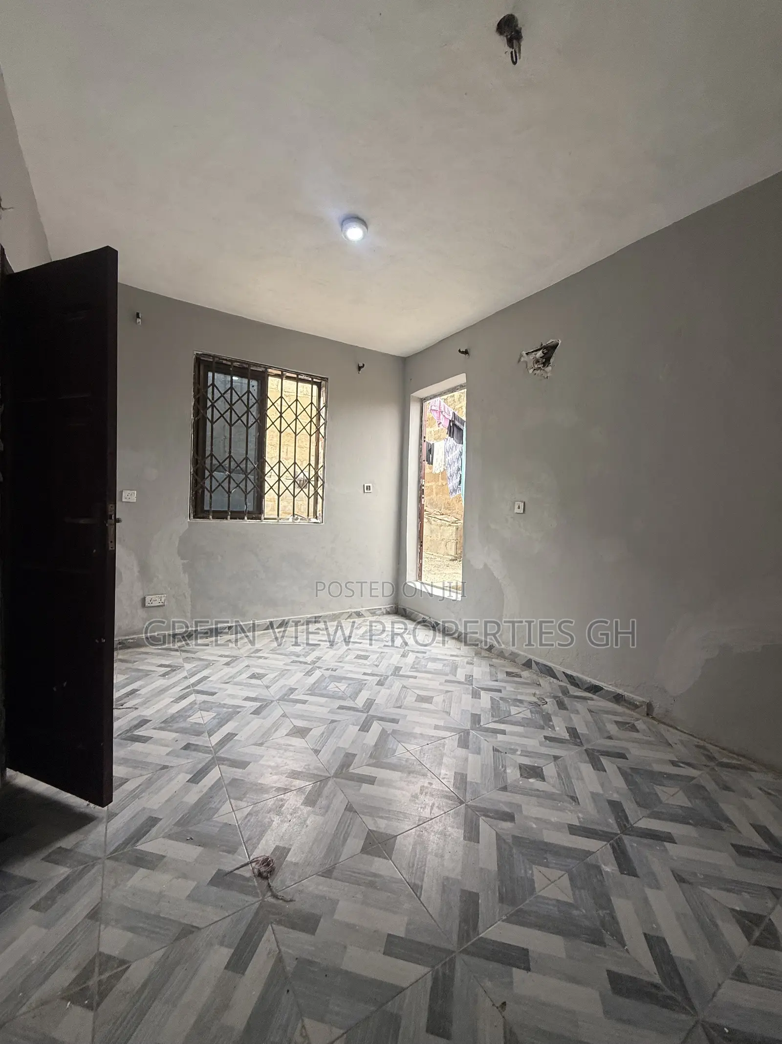 1bdrm Apartment in West Hills Mall Area for rent
