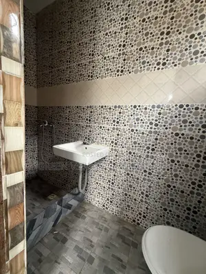 1bdrm Apartment in West Hills Mall Area for rent