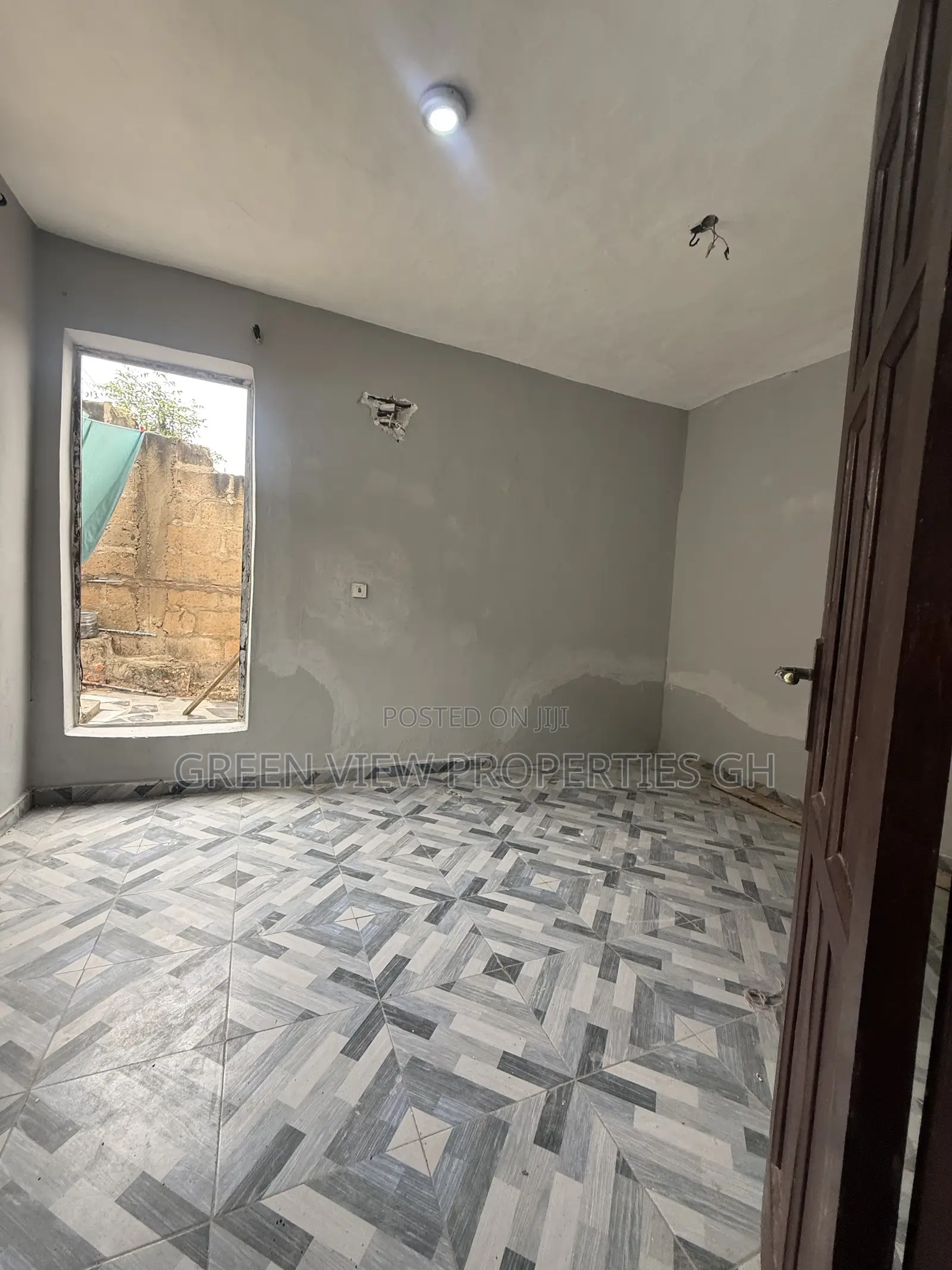 1bdrm Apartment in West Hills Mall Area for rent