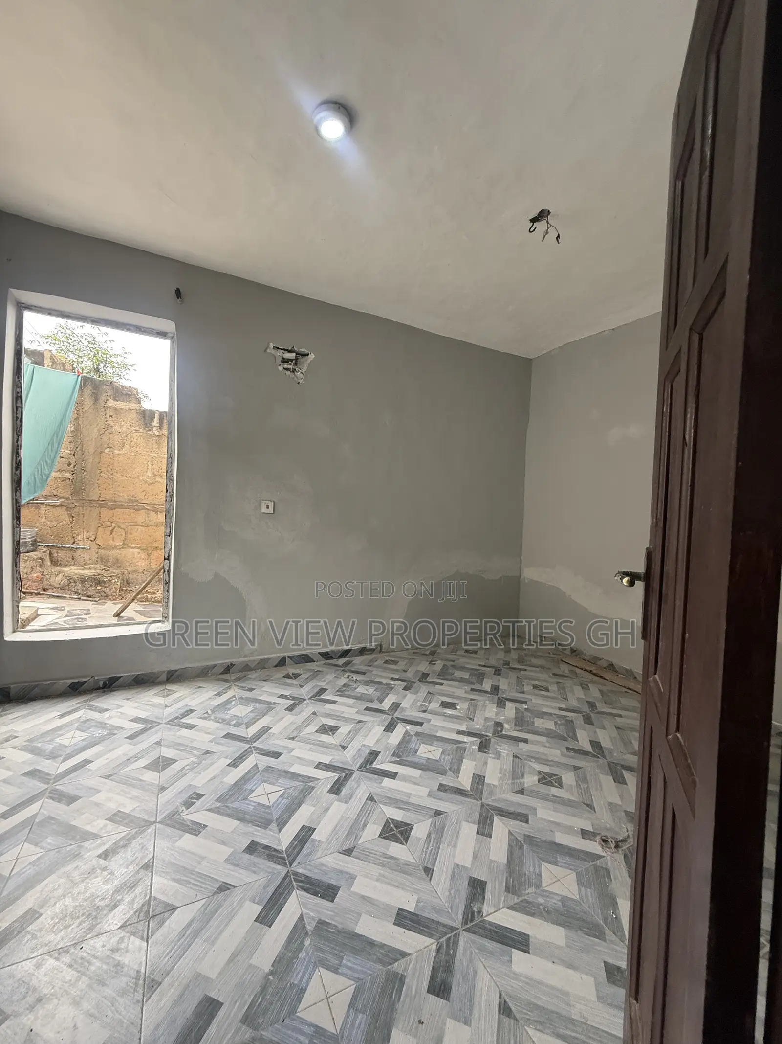 1bdrm Apartment in West Hills Mall Area for rent