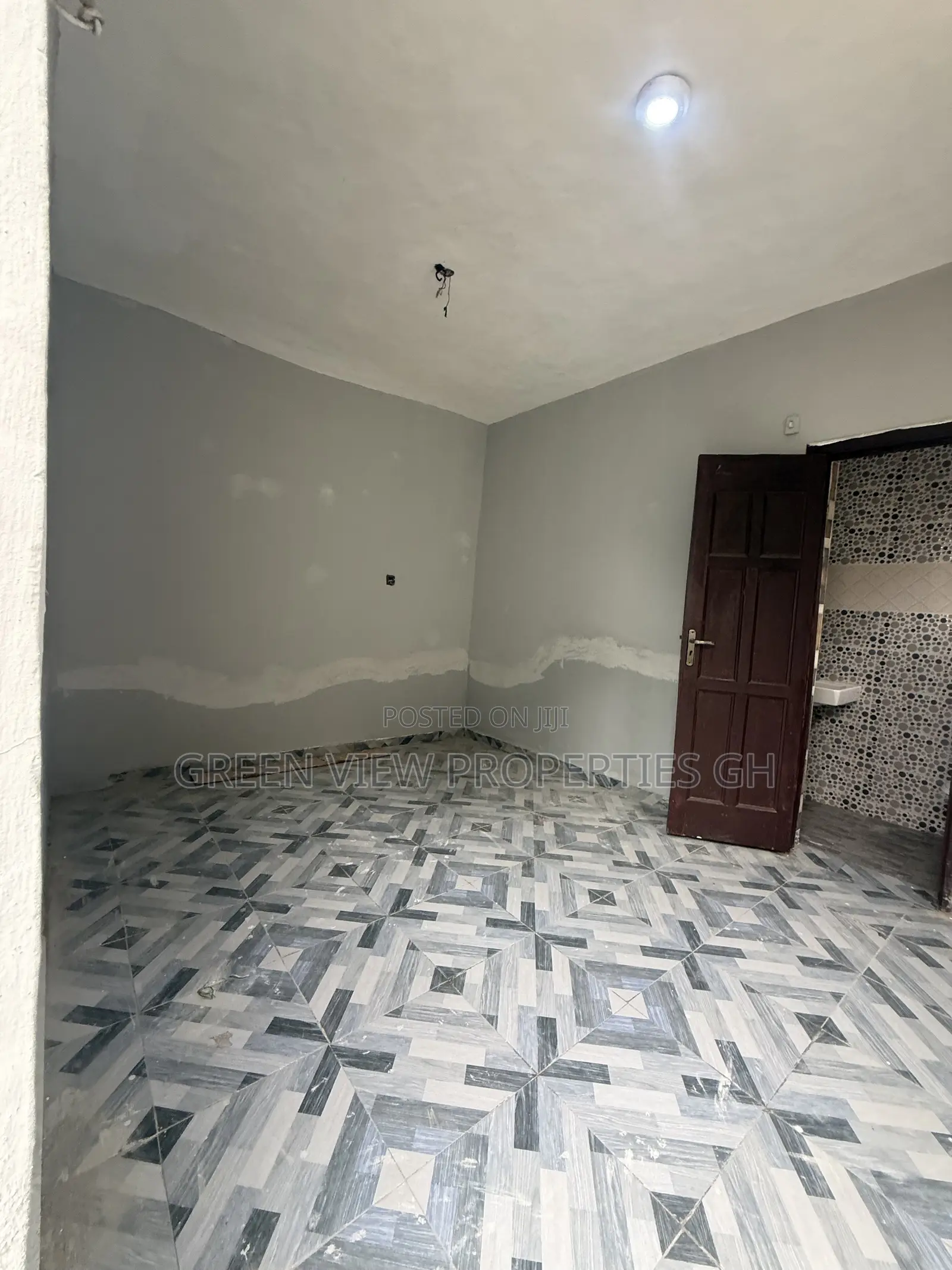 1bdrm Apartment in West Hills Mall Area for rent