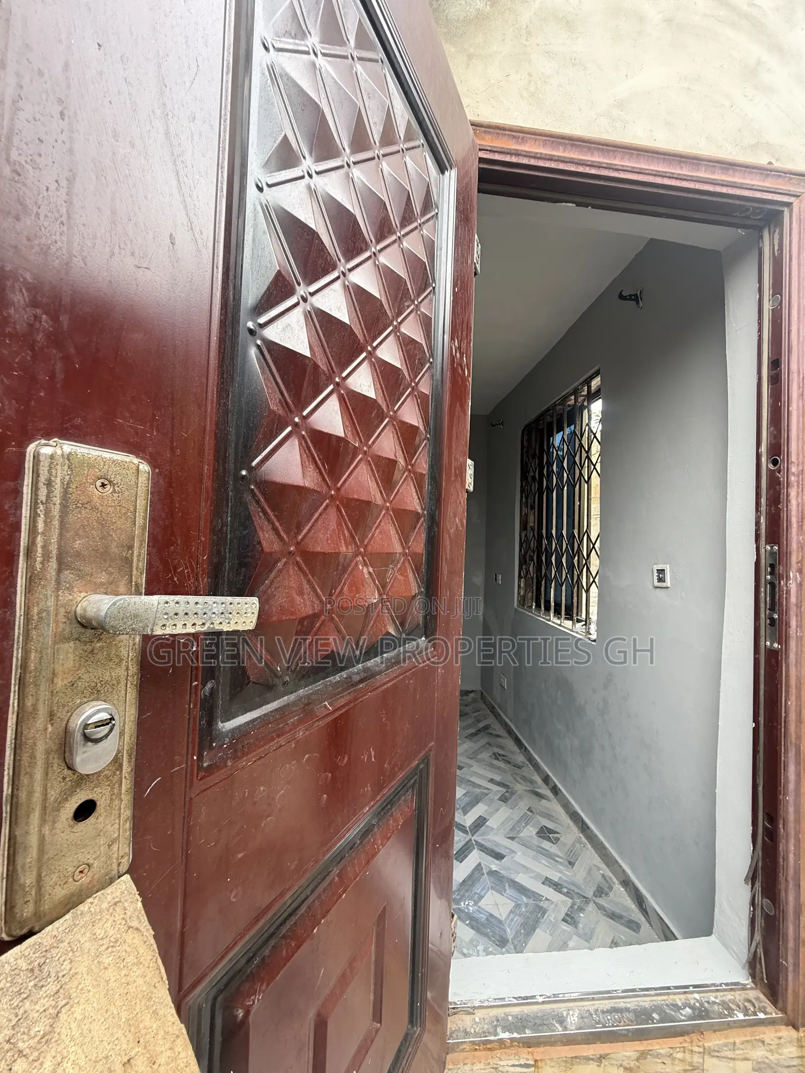 1bdrm Apartment in West Hills Mall Area for rent
