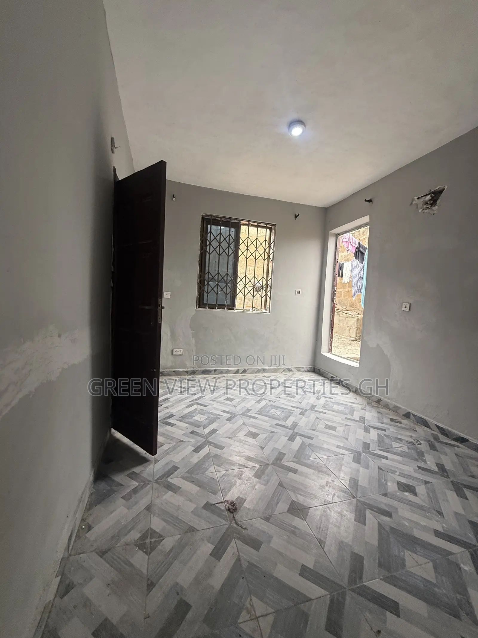 1bdrm Apartment in West Hills Mall Area for rent