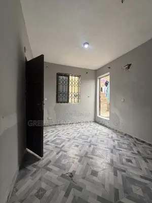 1bdrm Apartment in West Hills Mall Area for rent