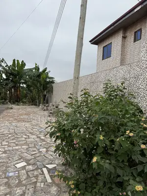 1bdrm Apartment in West Hills Mall Area for rent