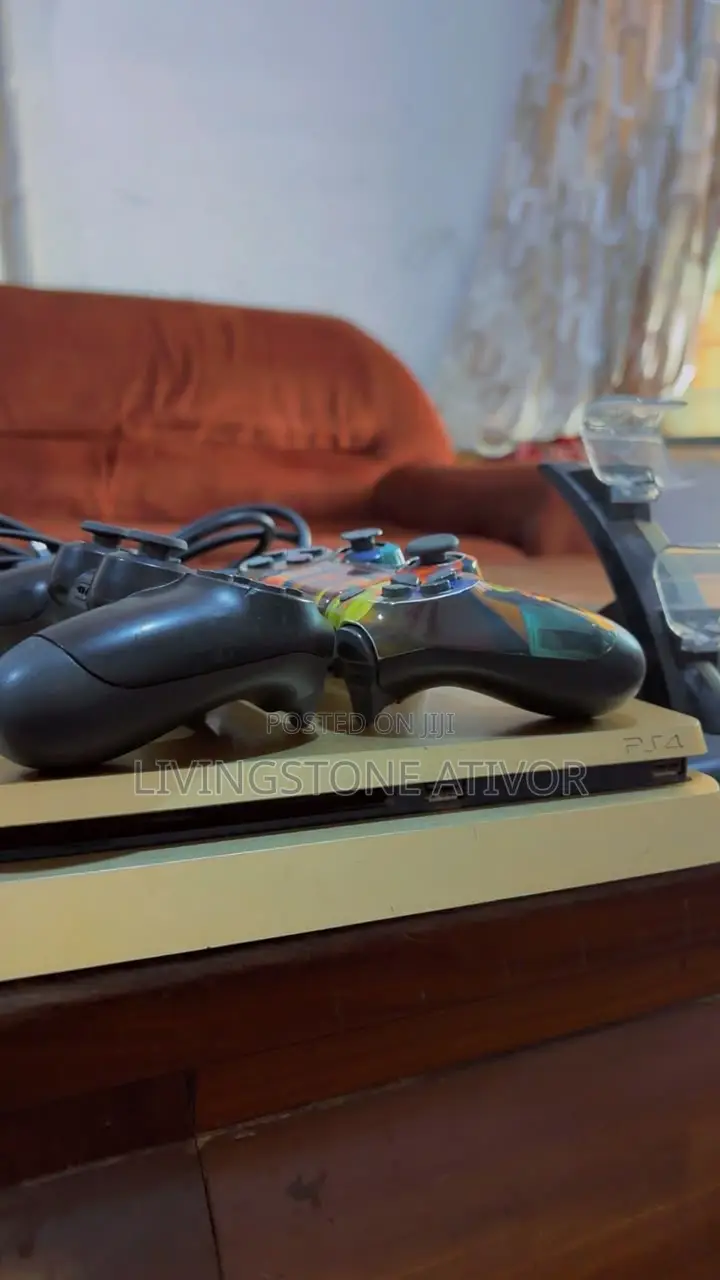 PlayStation 4 Slim