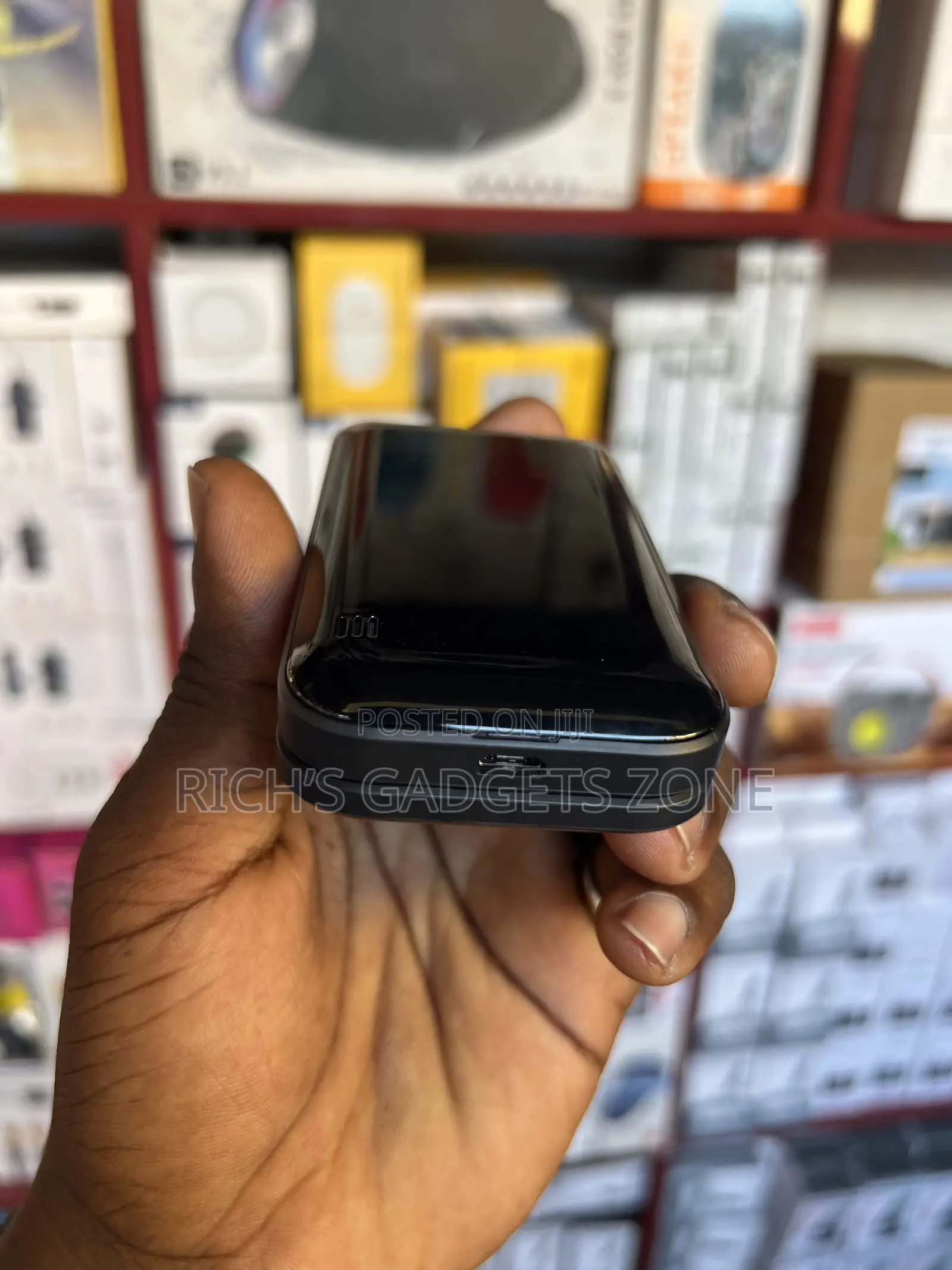 New Nokia 2720 Flip 512 GB Black