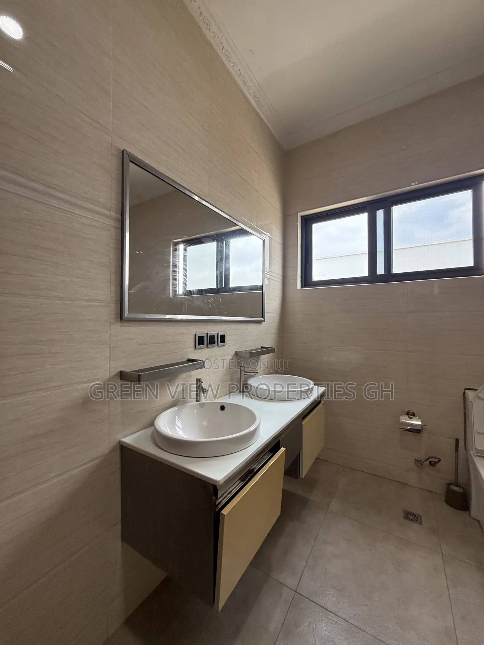 3bdrm Duplex in East Legon for rent