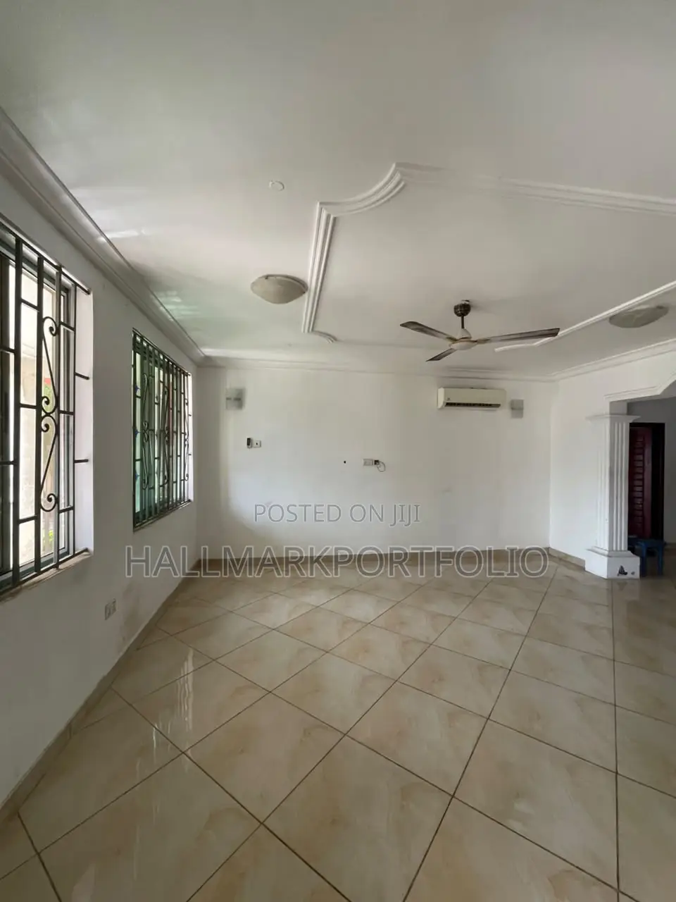 3bdrm Apartment in Madina New Road for rent