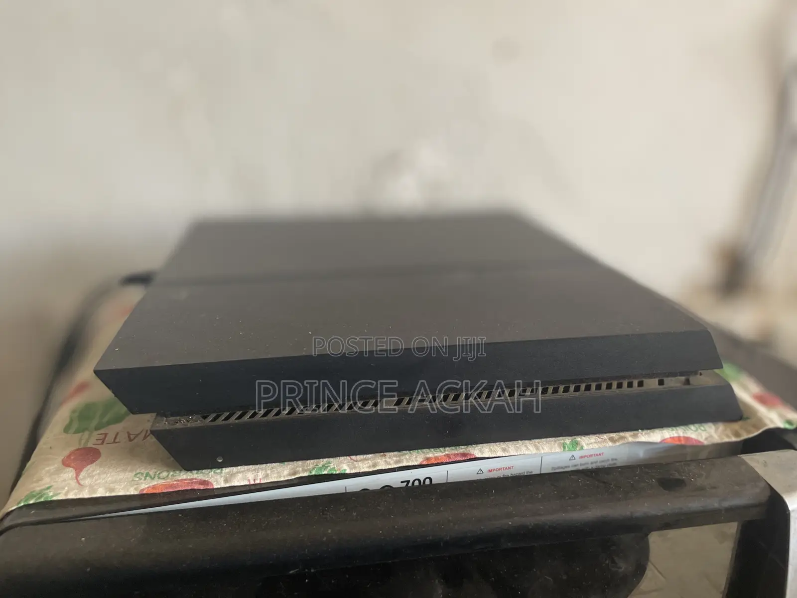 PlayStation 4 With 148 Games in the Library + 4 Controllers