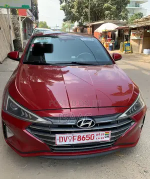 Hyundai Elantra 2020 Red