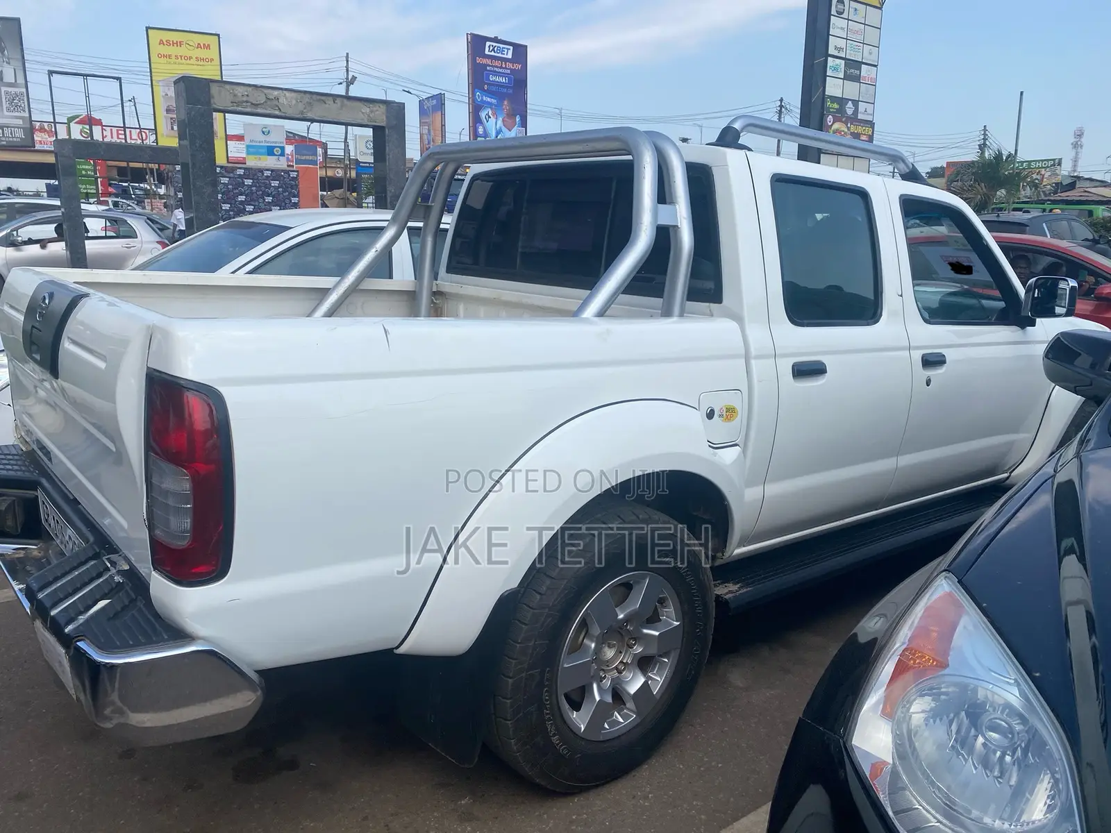 Nissan Hardbody 2019 White