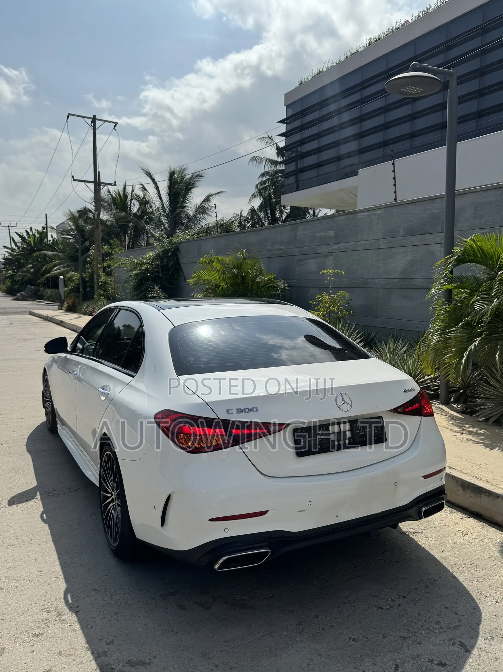 Mercedes-Benz C300 2023 White