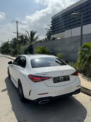 Mercedes-Benz C300 2023 White