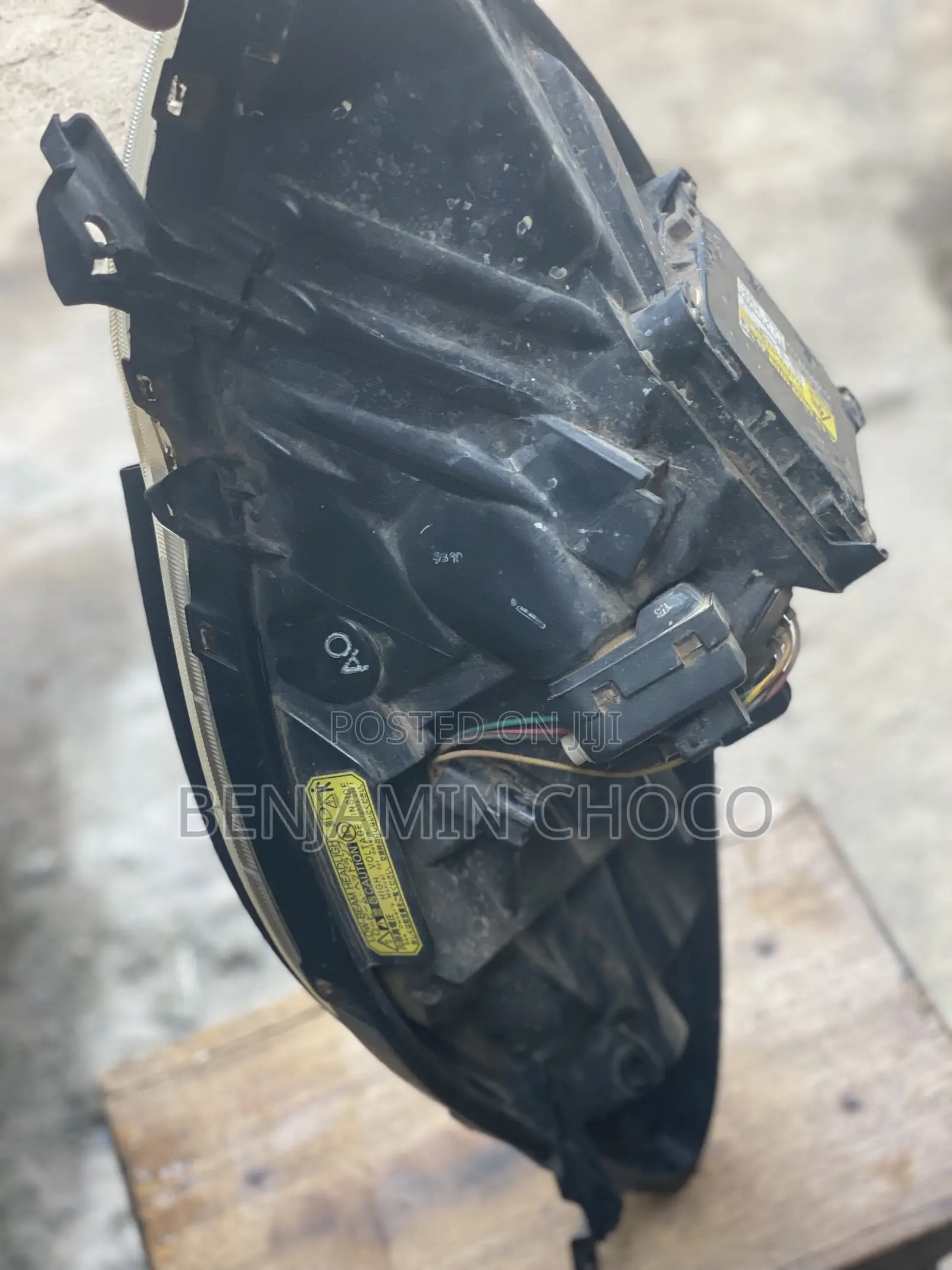 Toyota Vitz 2009 Headlight(Charger Type)