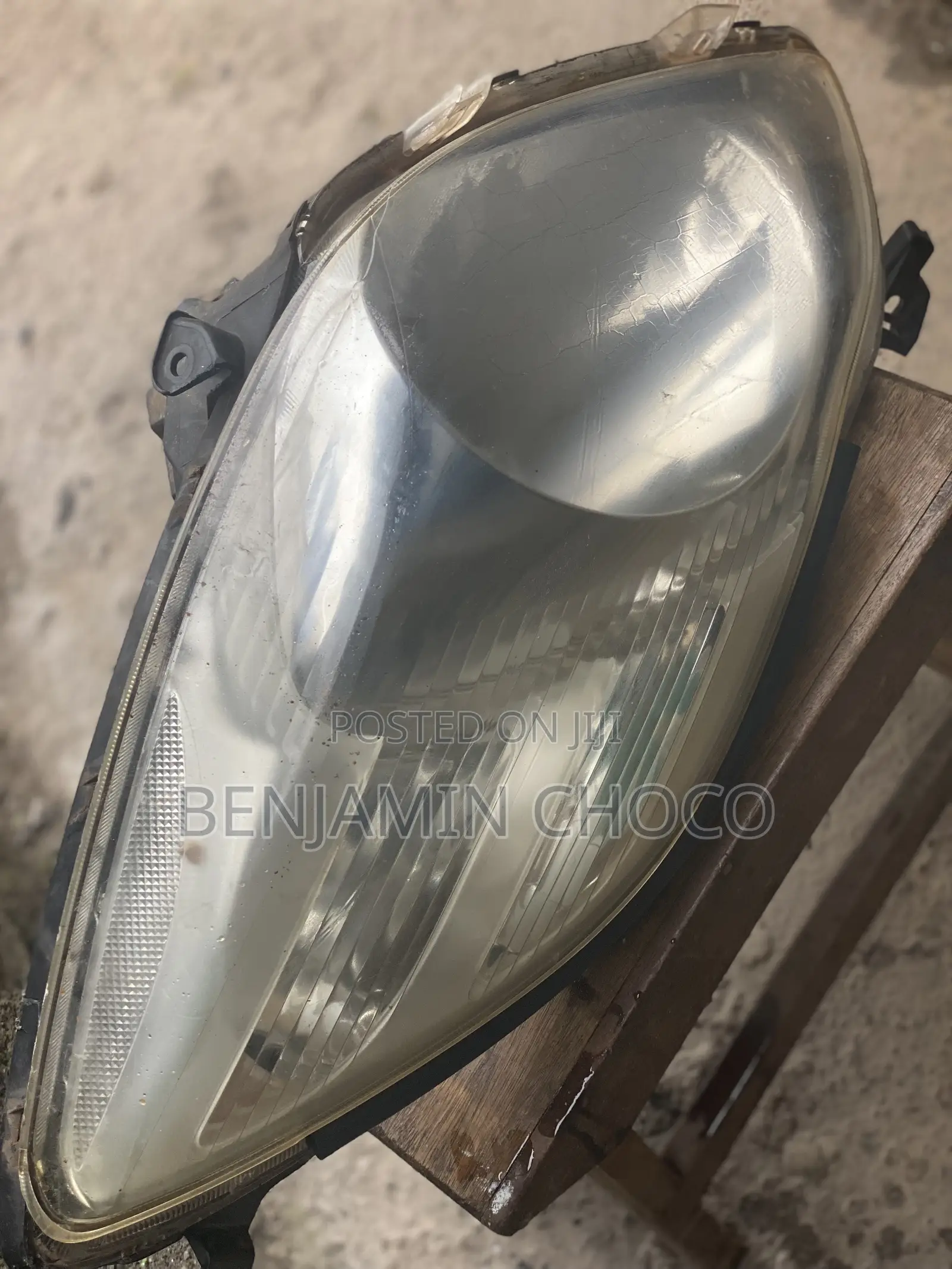 Toyota Vitz 2009 Headlight(Charger Type)