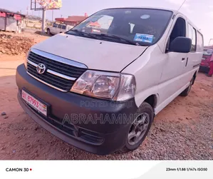 Toyota HiAce 2010 White