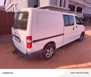 Toyota HiAce 2010 White