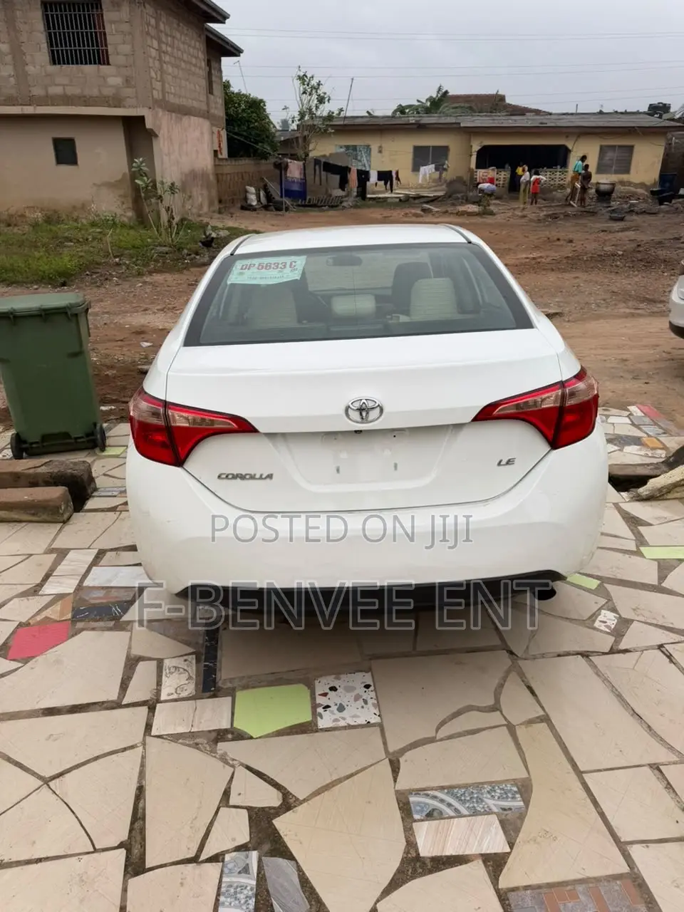 Toyota Corolla LE 4dr Sedan (1.8L 4cyl CVT) 2017 White