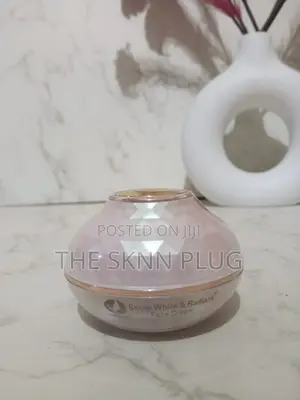 Snow White Radiant Face Cream