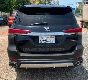 Toyota Fortuner 2019 Black
