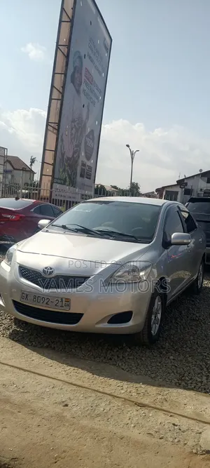 Toyota Belta 2012 Silver