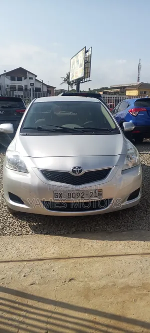 Toyota Belta 2012 Silver