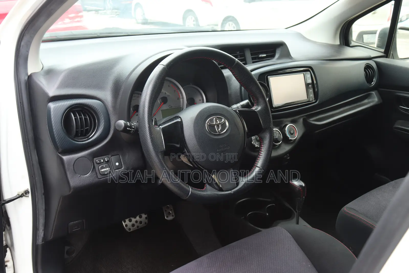 Toyota Vitz 2013 White