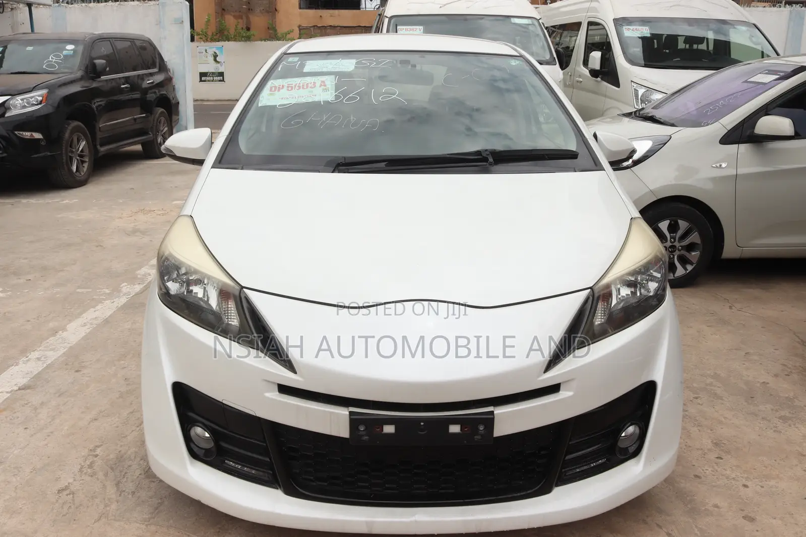 Toyota Vitz 2013 White
