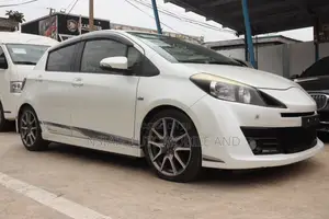 Toyota Vitz 2013 White