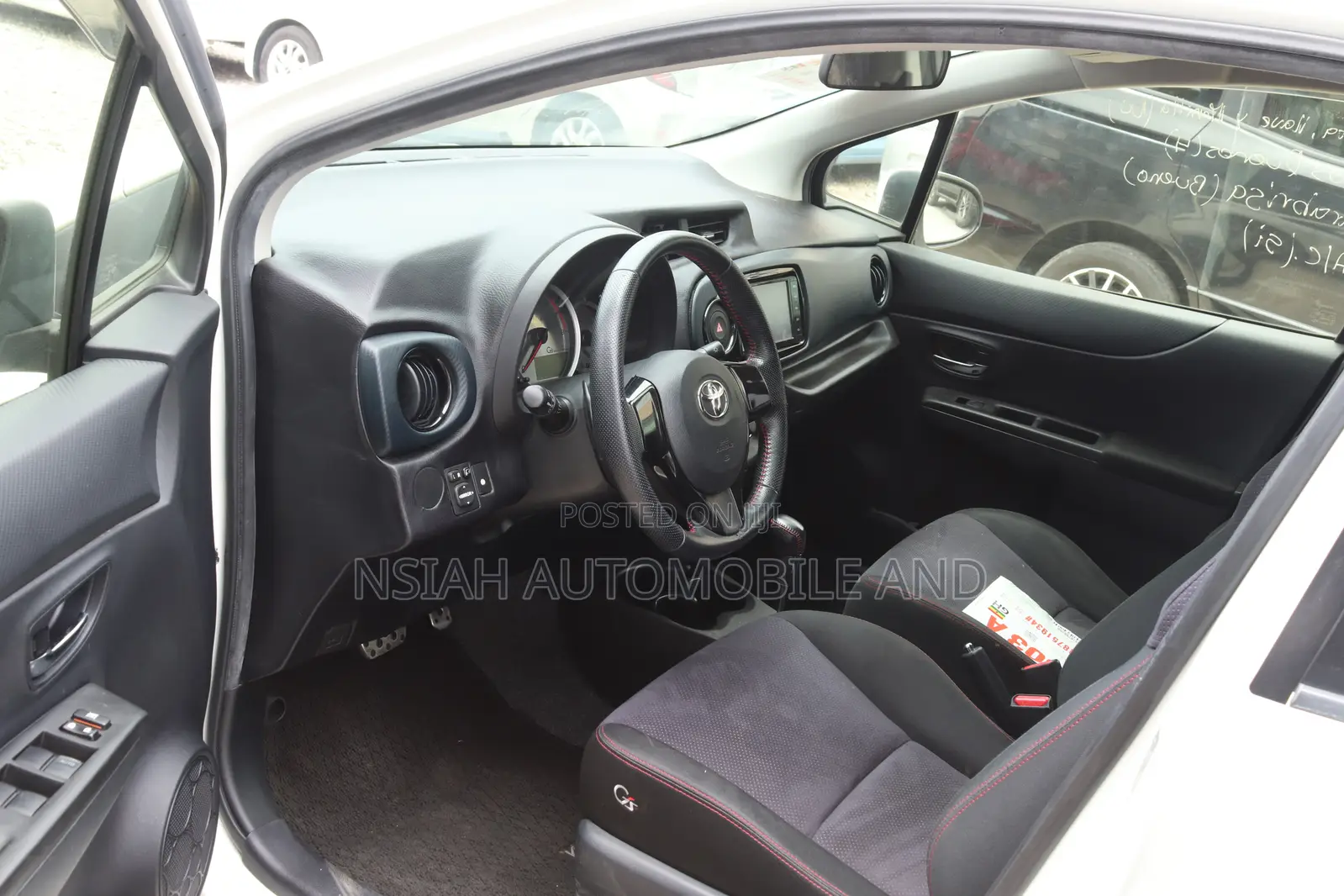 Toyota Vitz 2013 White