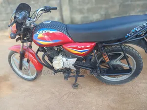 Bajaj Boxer 125 2023 Red