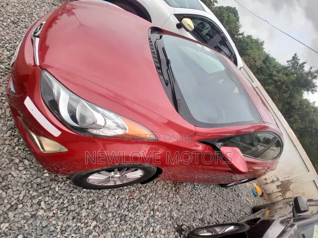 Hyundai Elantra 2013 Red