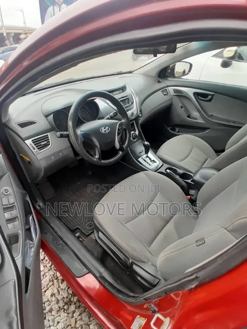 Hyundai Elantra 2013 Red