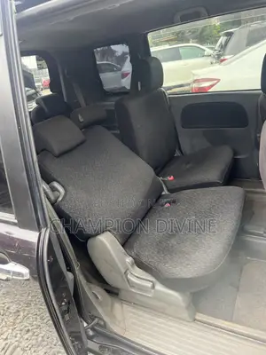 Toyota Sienta 2014 Brown