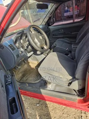 Nissan Frontier 2002 Red
