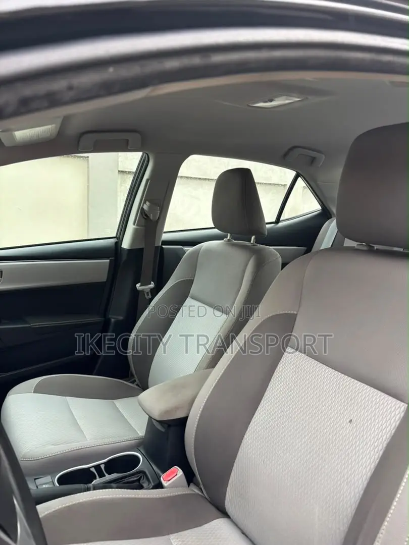 Toyota Corolla LE Eco (1.8L 4cyl 2A) 2019 Black