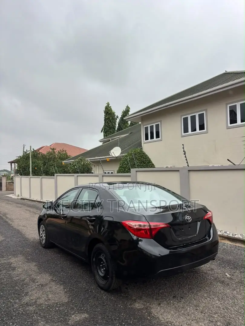 Toyota Corolla LE Eco (1.8L 4cyl 2A) 2019 Black