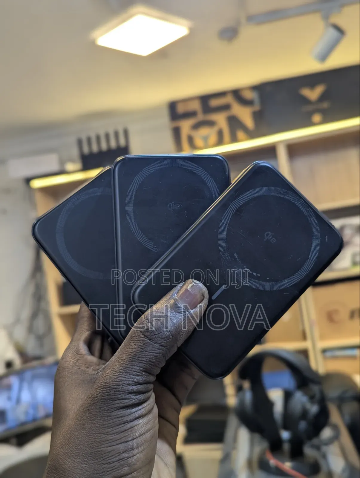 Anker MagGo Power Bank, Qi2 Certified 15W Fast MagSafe 10,000mAh