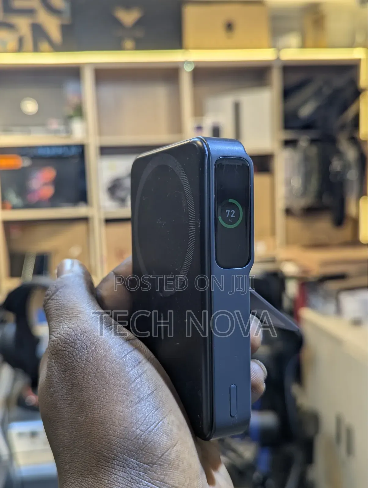 Anker MagGo Power Bank, Qi2 Certified 15W Fast MagSafe 10,000mAh