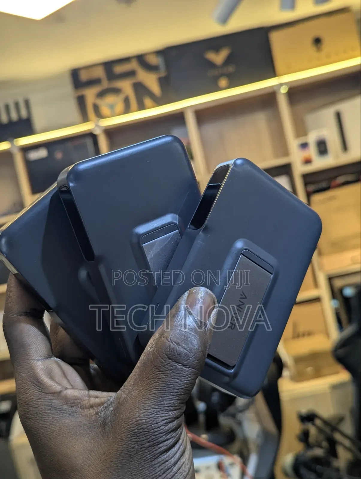 Anker MagGo Power Bank, Qi2 Certified 15W Fast MagSafe 10,000mAh