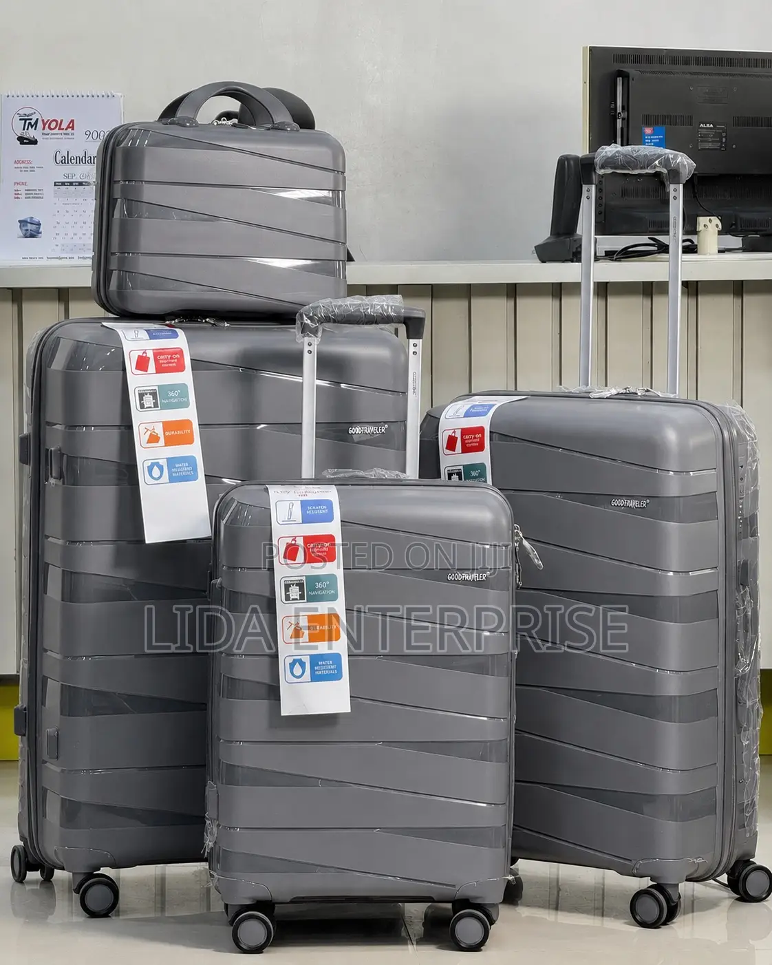 Ash Grey Travel Suitcase – 4-Piece Luggage Set