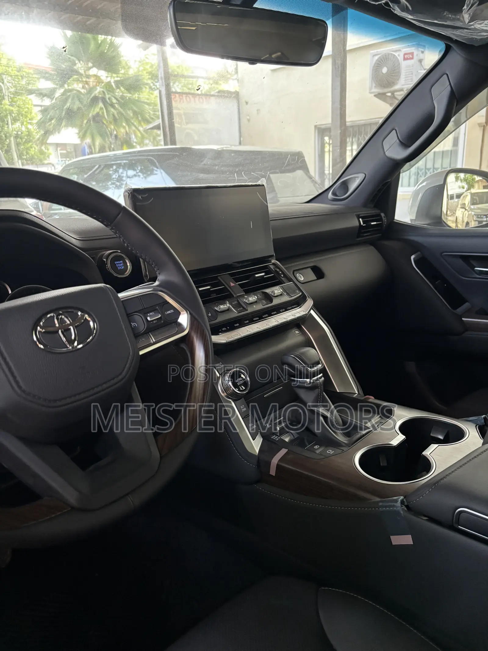 New Toyota Land Cruiser LC300 2024 White