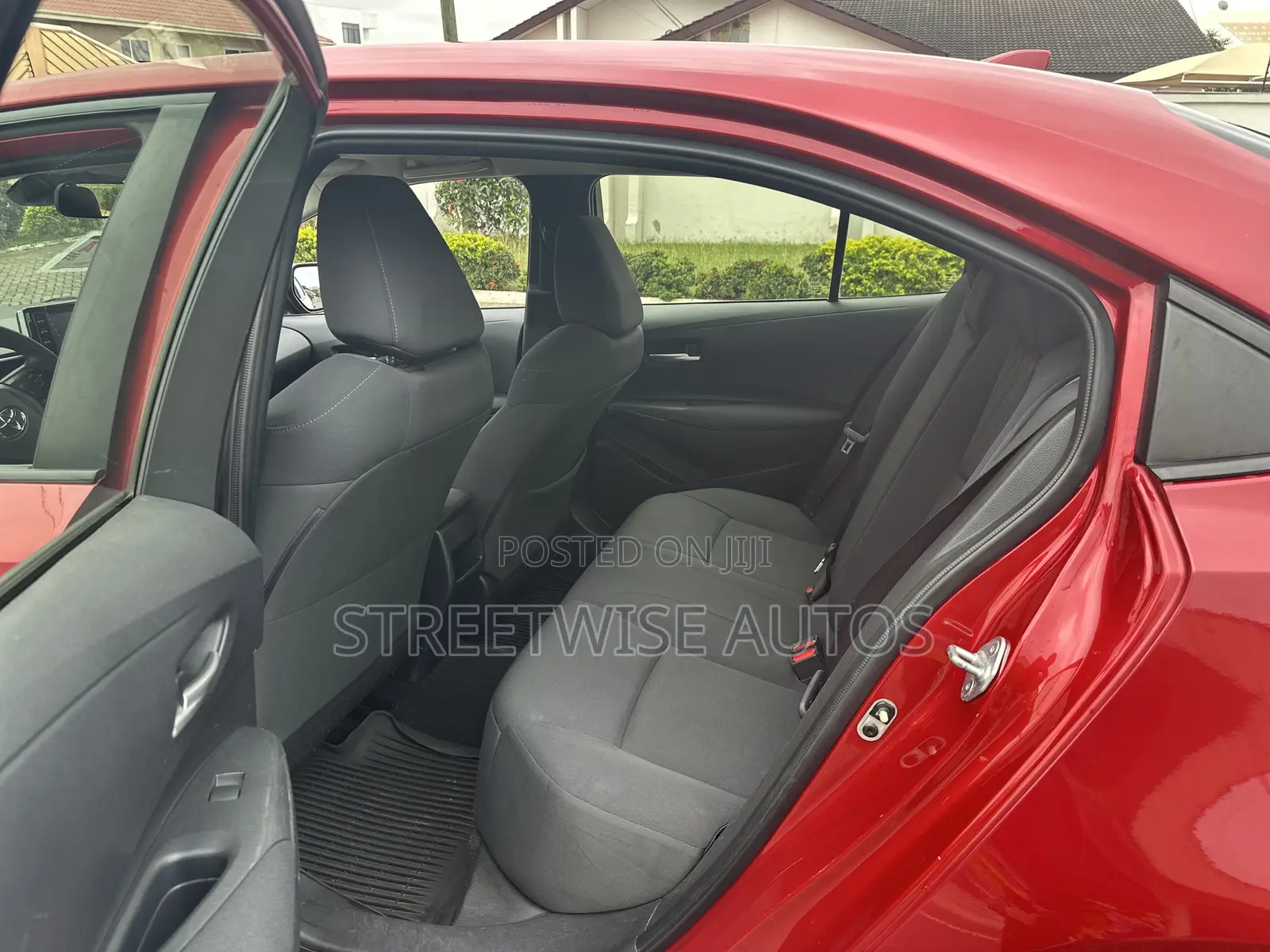 Toyota Corolla LE 2020 Red