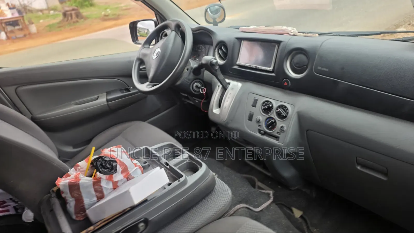 Toyota HiAce 2014 White