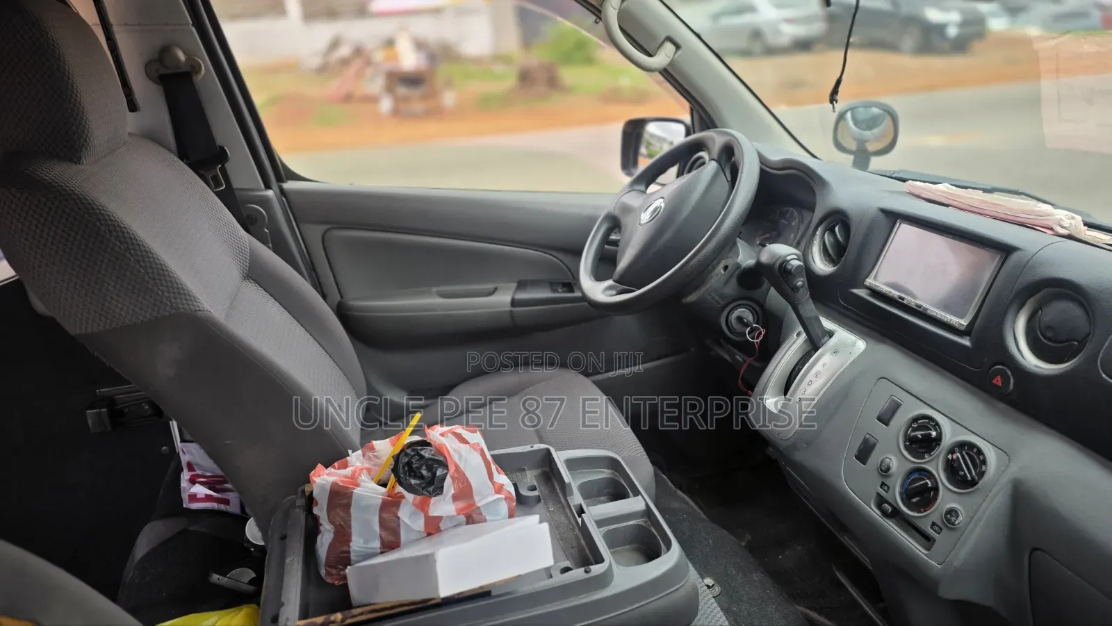 Toyota HiAce 2014 White