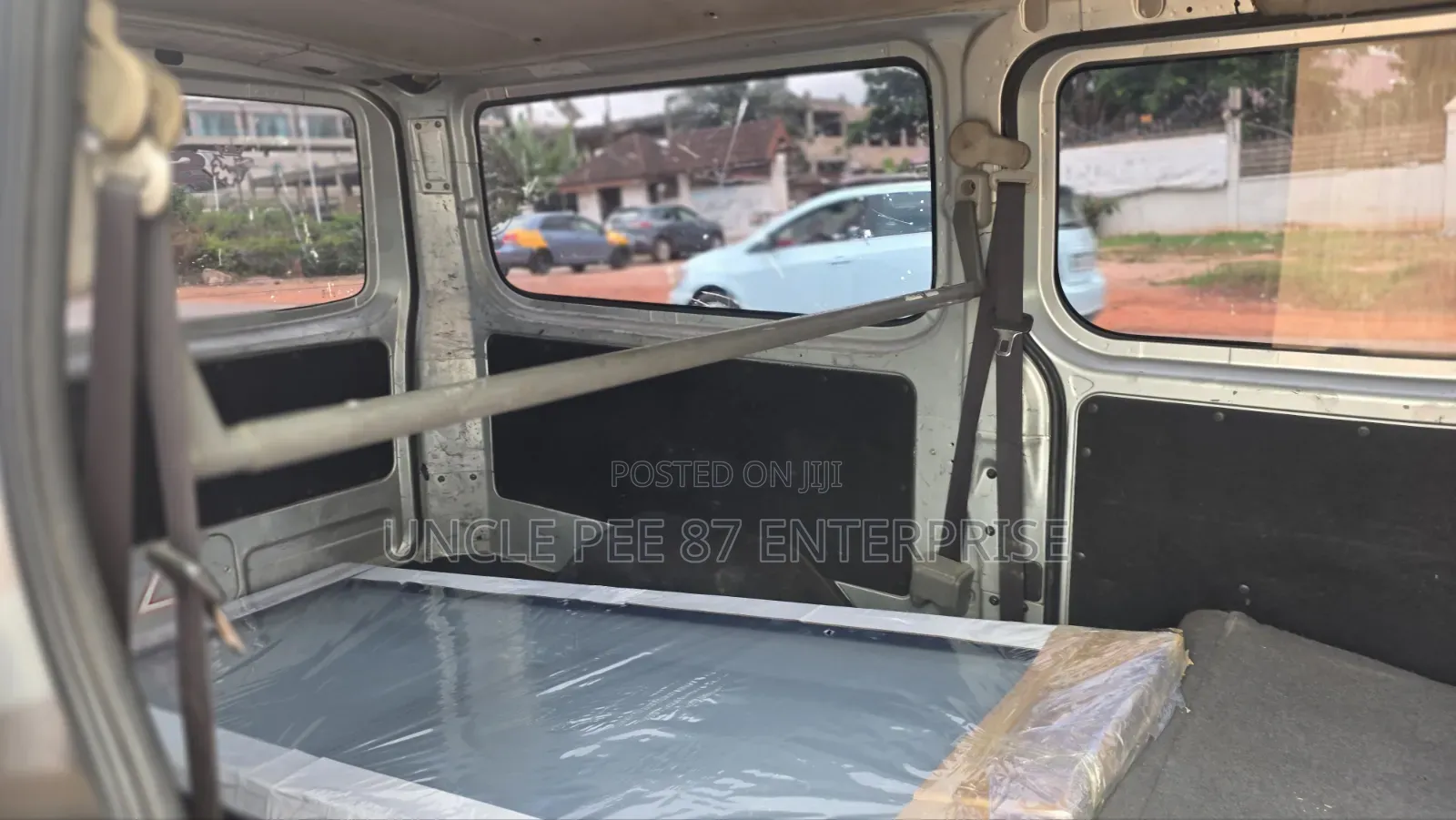 Toyota HiAce 2014 White
